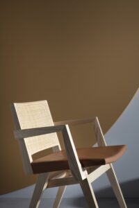 drewniane-krzeslo-dorotheap-z-podlokietnikami510.jpg