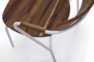 drewniane-krzeslo-lineae491.jpg