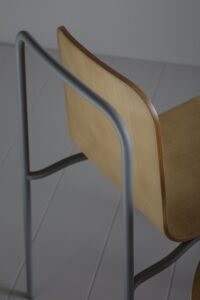 minimalistyczne-krzeslo-mue595.jpg