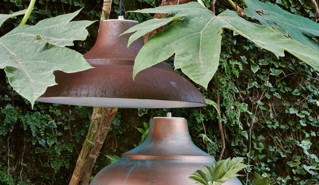 minimalistyczna-lampa-wiszaca-funnel-do-ogrodu-i-oranzerii11.jpg