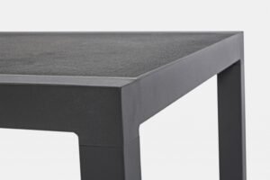 elegancki-stolik-ogrodowy-kledi-z-ceramicznym-topem160.jpg