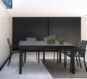 rozkladany-stol-ogrodowy-konnor-charcoal-160x110160501-1.png