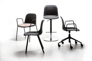 minimalistyczne-krzeslo-mani-plastic-sl74.jpg