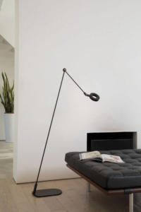 Modernistyczna lampa podłogowa L'amica