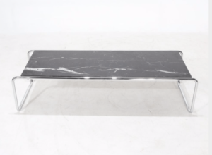 Elegancki stolik Laccio z marmurowym blatem
