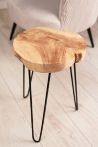 drewniany-stolek-z-metalowymi-nogami_6.jpg