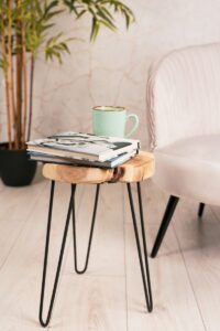 drewniany-stolek-z-metalowymi-nogami_7.jpg