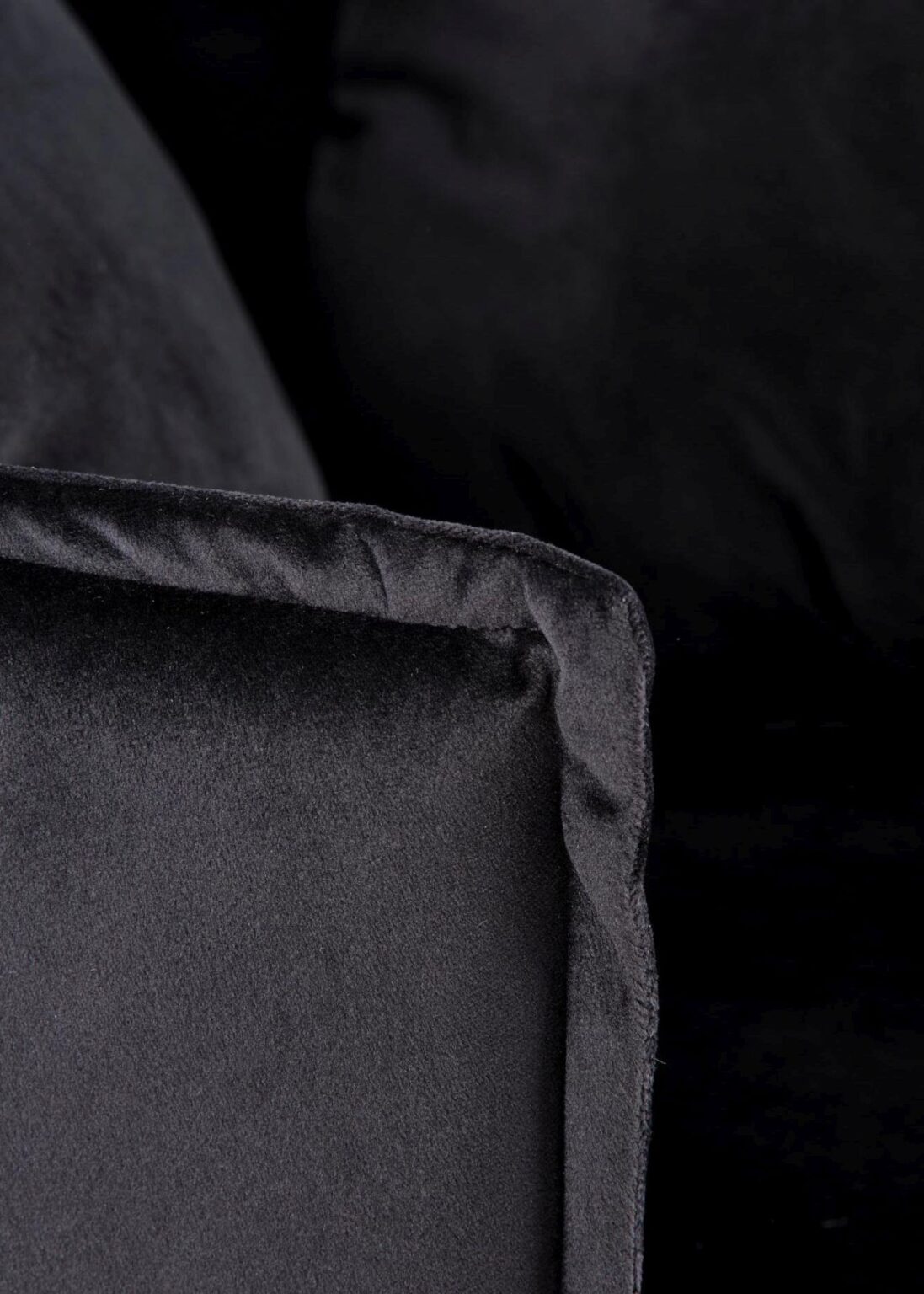 fotel-wypoczynkowy-almond-velvet-black_9.jpg
