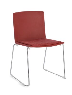 Czerwone krzesło Giulia z chromowaną podstawą